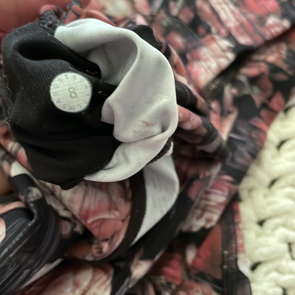 Lululemon leggings - Picture 3 of 3